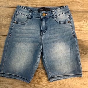 Tommy Hilfiger girls Bermuda denim shorts size 7